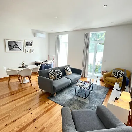1118 Lofts Apartment *